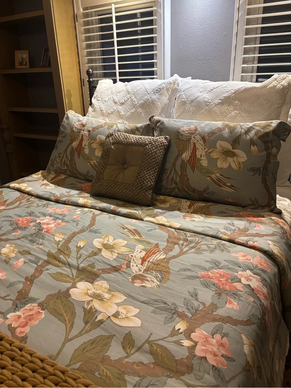 Pottery Barn Floral Queen duvet Set Home Bedding